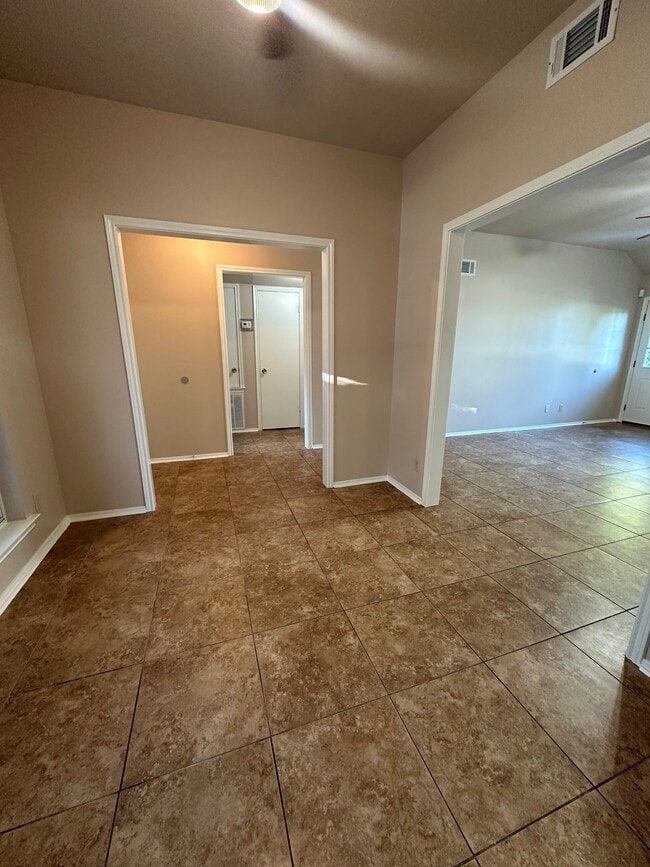 Building Photo - 2309 S Austin St