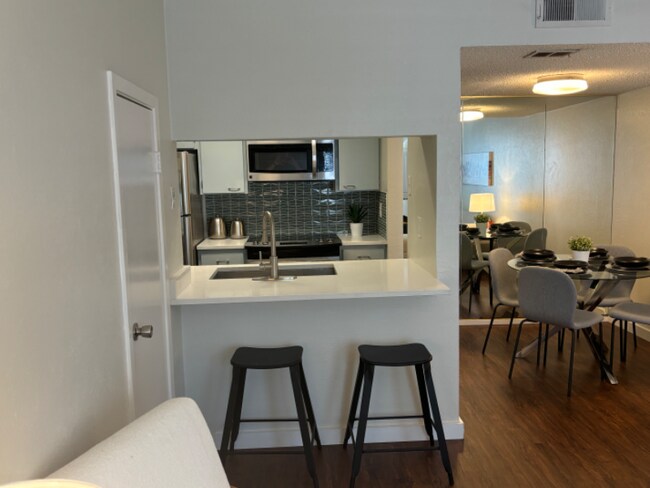 Building Photo - 4020 Holland Ave