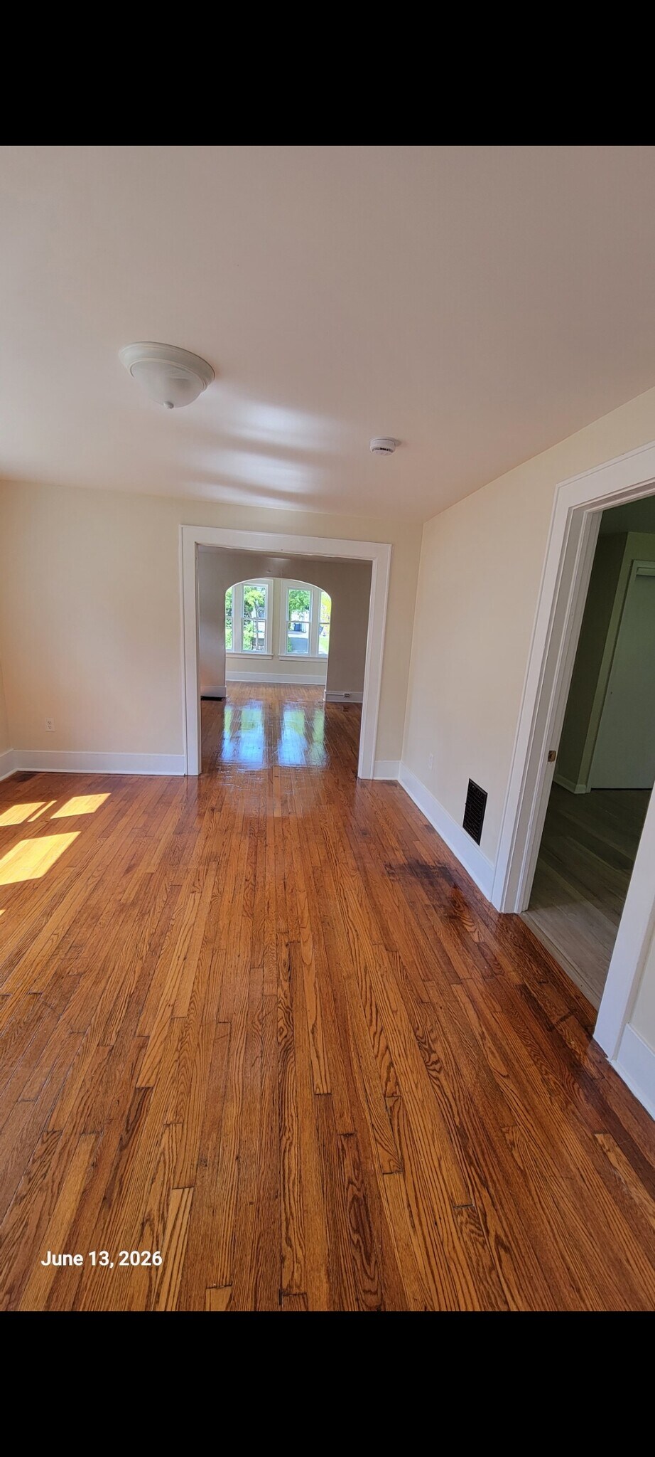 Building Photo - 127 Hutchinson Ave
