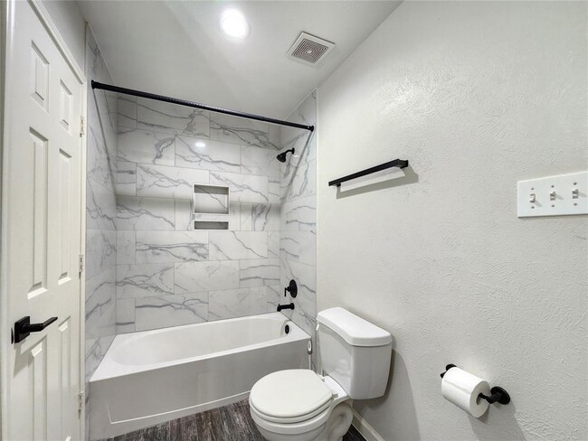 Building Photo - 21827 Sierra Long Dr