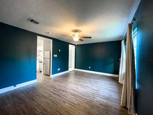 Building Photo - 5211 Myrtlewood St