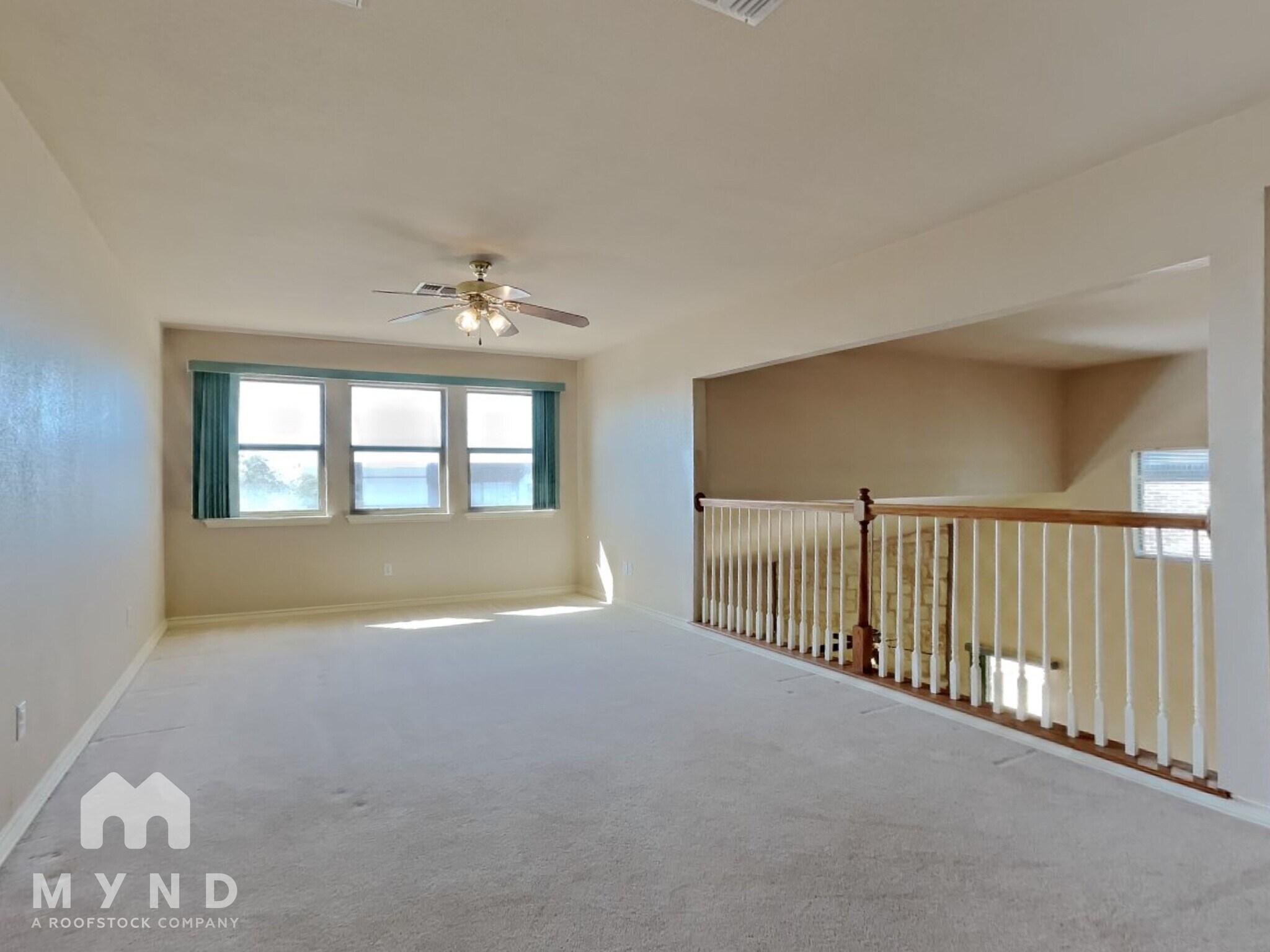 Building Photo - 914 Almadin