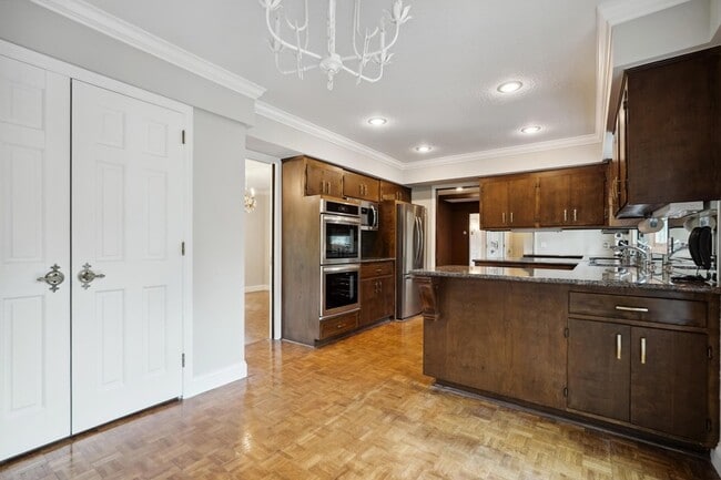 Building Photo - 5721 Londonderry Rd