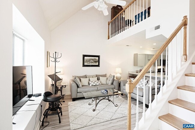 Building Photo - 11 Waterwheel Ct