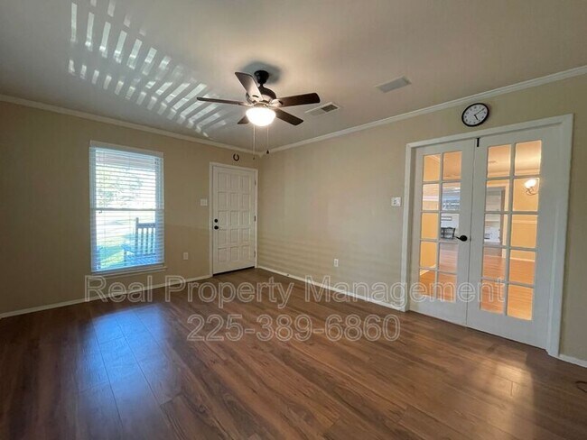 Building Photo - 9536 Bermuda Ave