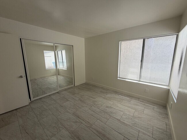 Building Photo - 3118 Espanol Dr