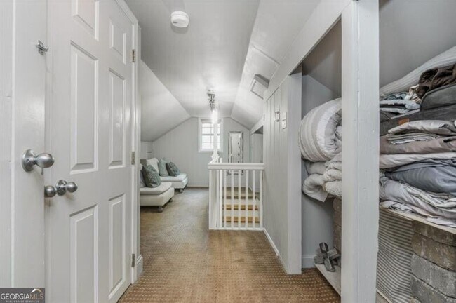 Building Photo - 168 Garland Ave