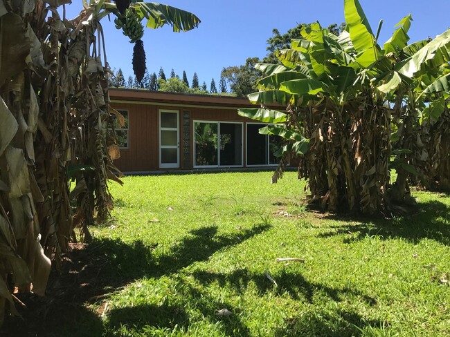 Building Photo - A Modernist Tropical Haven on Maui’s North...