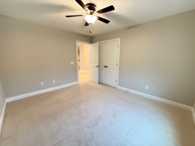 Building Photo - 4 Bedroom 3.5 Bath House in St. Johns Lake - Johns Island