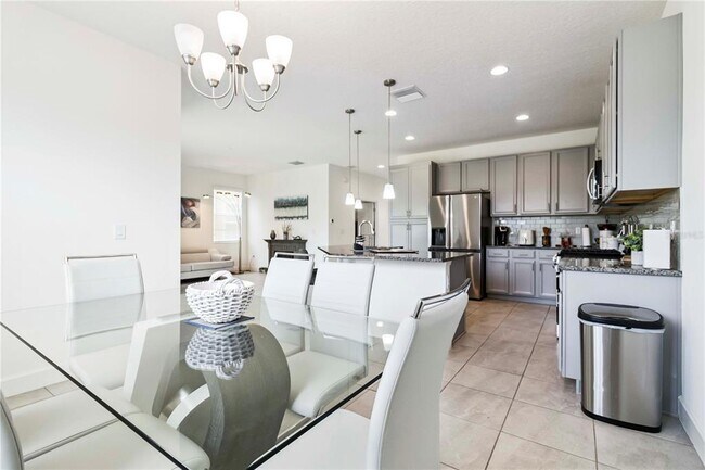 Building Photo - 5653 Del Coronado Dr