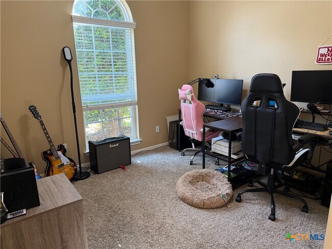 Building Photo - 1126 Neuberry Cliffe