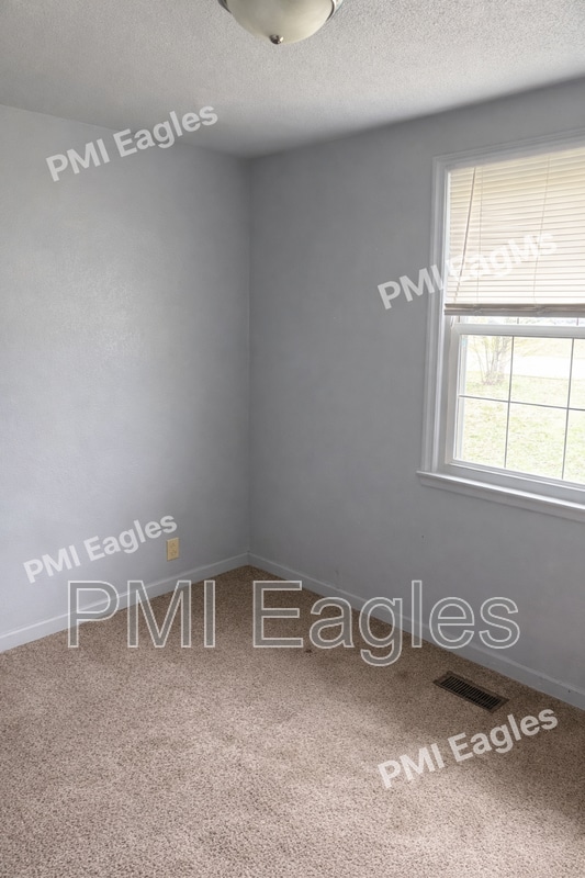 Building Photo - 1507 Nichols Dr