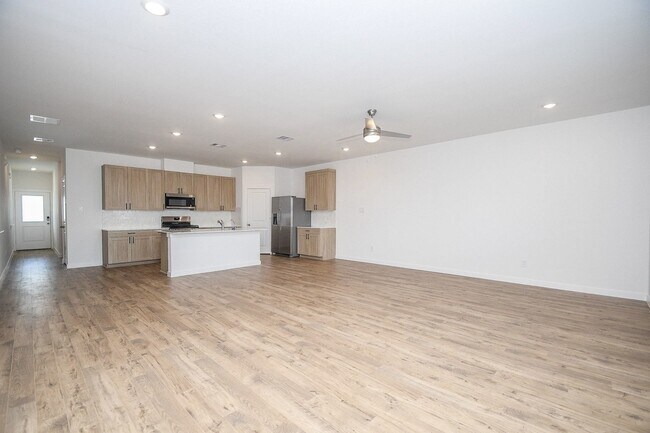 Building Photo - 3578 Lovebird Ln