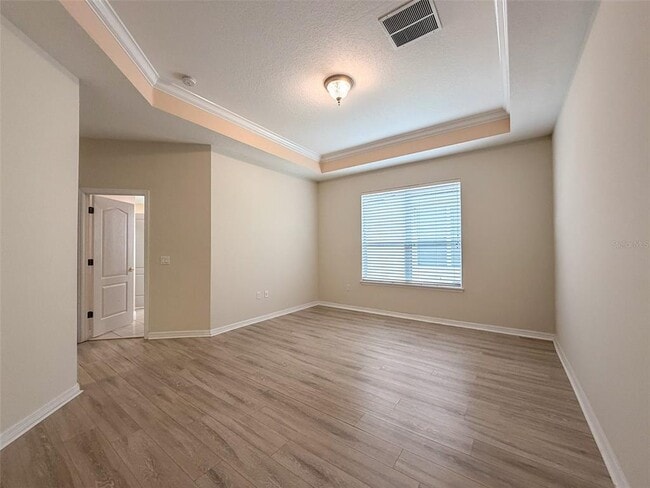 Building Photo - 12947 Runswick Ave