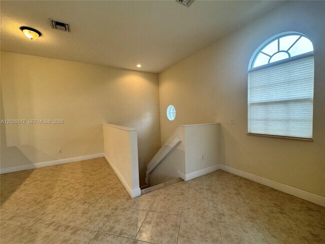 Building Photo - 5819 Hampton Hills Blvd