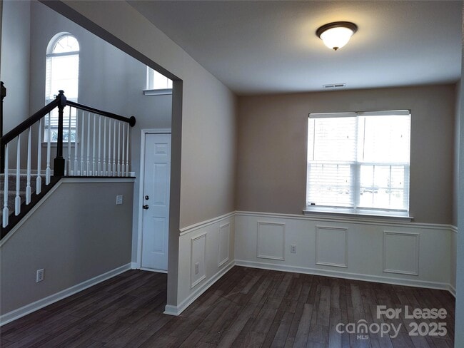 Building Photo - 16127 Circlegreen Dr