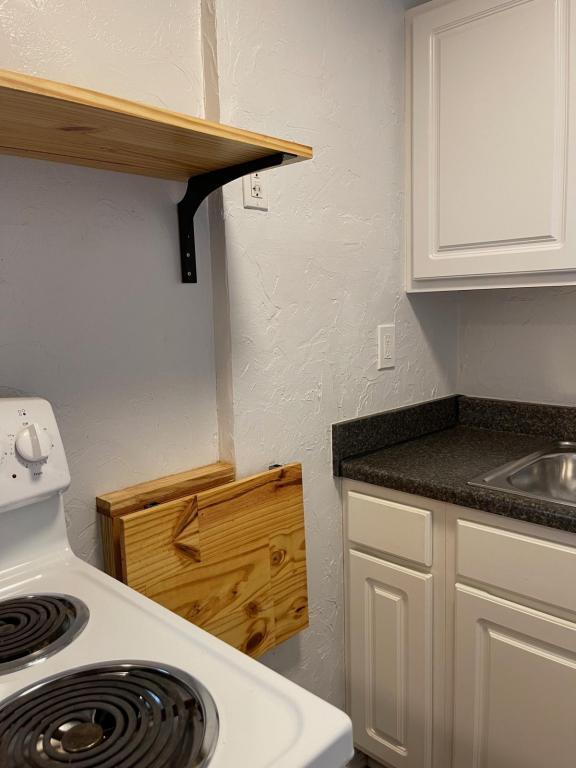 Building Photo - 2515 N Harvey Ave