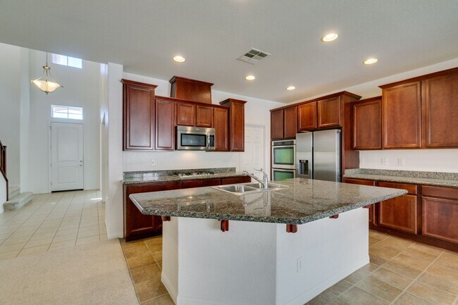 Building Photo - 12056 La Palmera Ave