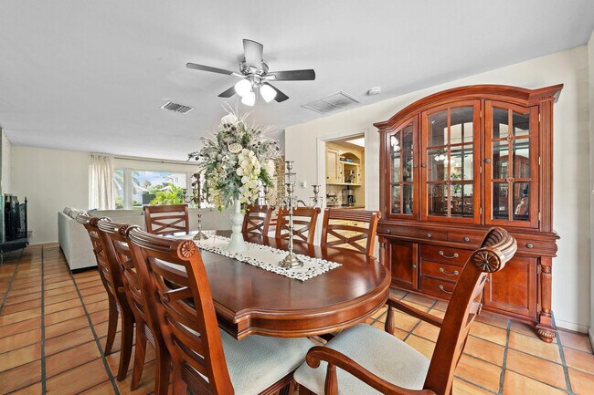 Building Photo - 4620 NE 25th Ave