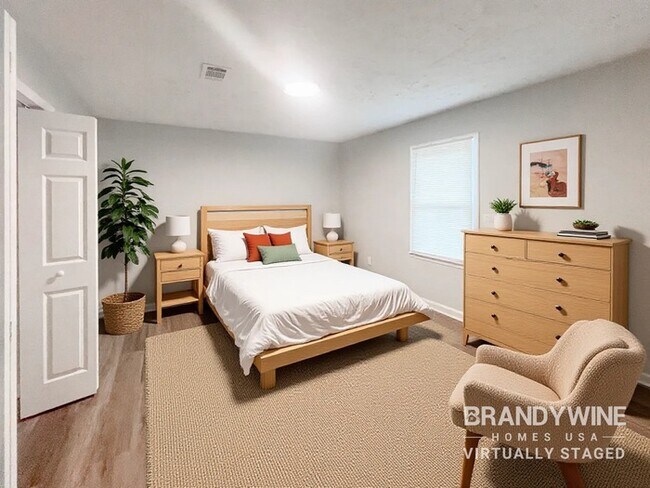 Building Photo - 324 Laurel Ln