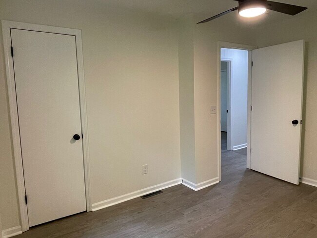 Building Photo - 310 Rush Ave