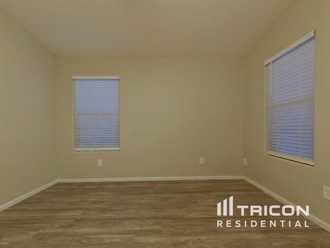 Building Photo - 16085 W Kendall St