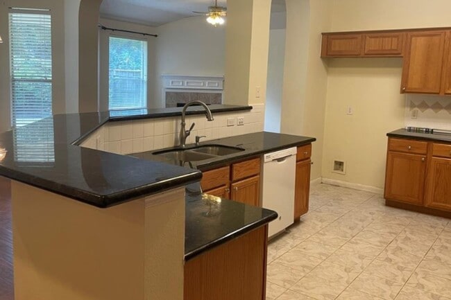 Building Photo - 2431 Pine Shadows Dr