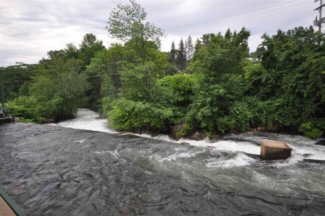 Building Photo - 16 Central St