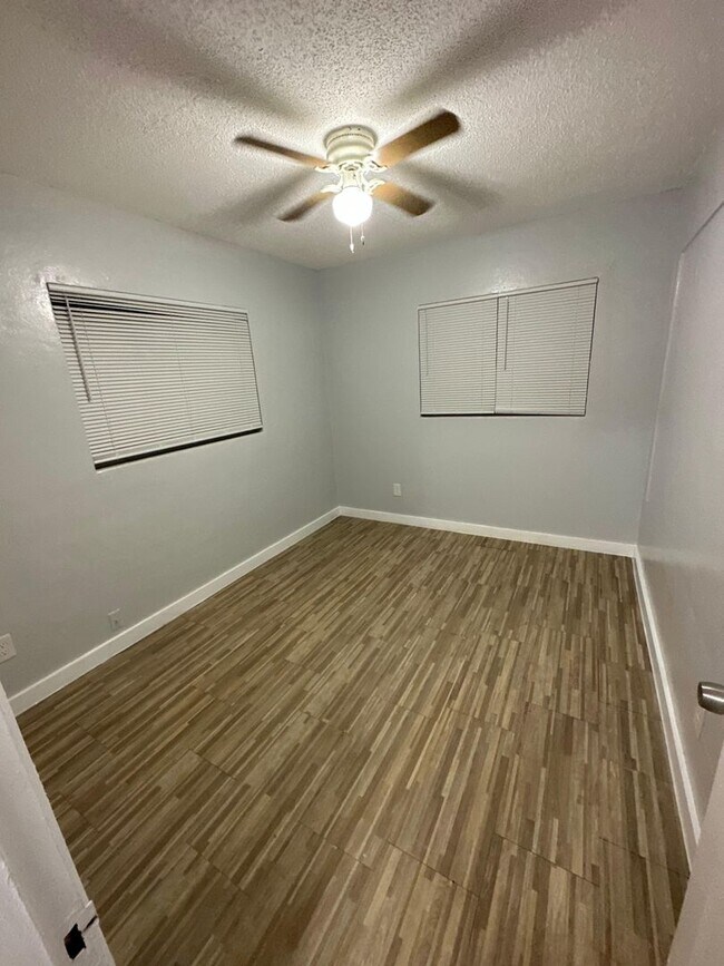 Building Photo - 2845/2847 W 6th St.