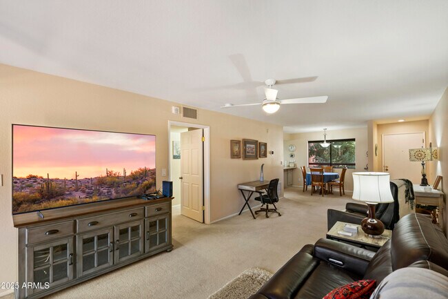 Primary Photo - 4303 E Cactus Rd