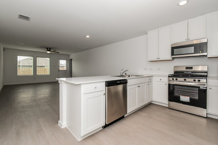 Building Photo - 924 Calley Pear Trl