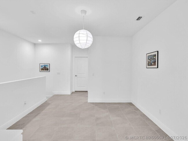 Building Photo - 556 Sanderling Cir