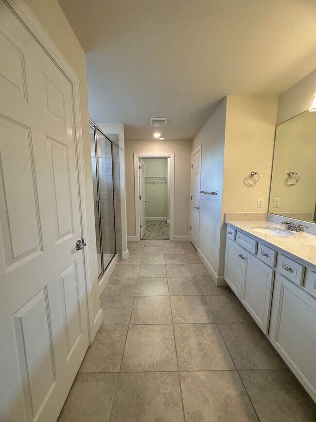 Building Photo - 9074 Bexley Dr