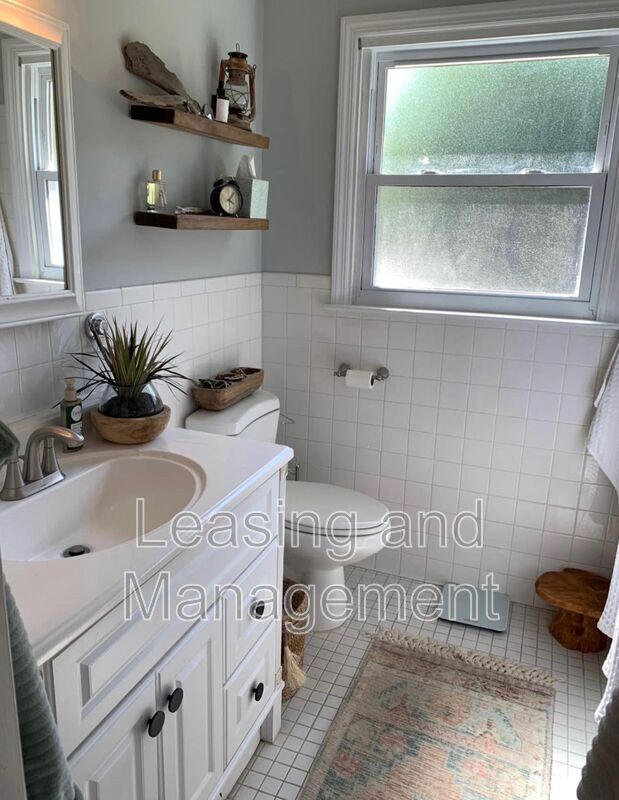 Building Photo - 415 Limbaker St