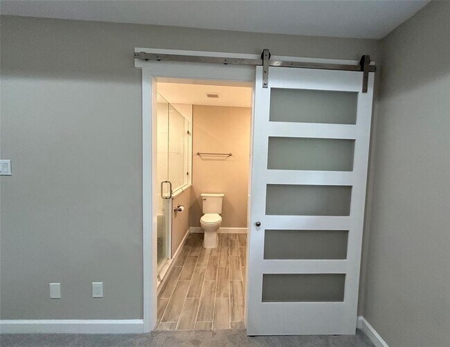 Building Photo - 6 Wolly Bucket Pl