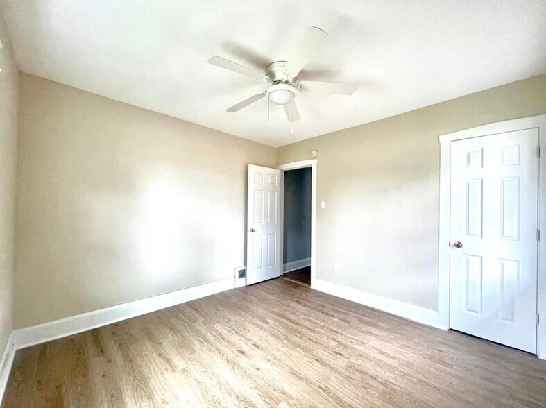 Building Photo - 1706 33rd St