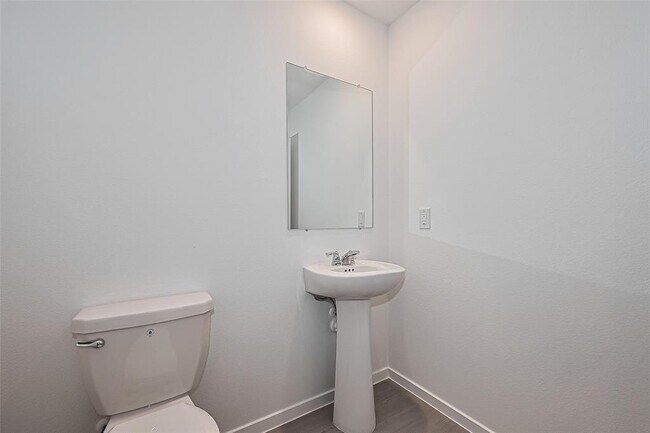 Building Photo - 27615 Village Way Dr.