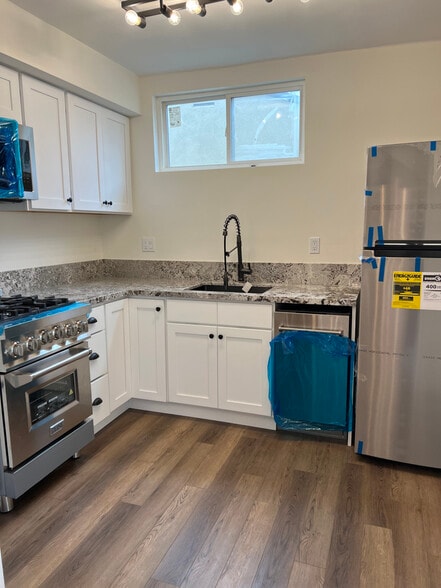 Kitchen/ New Appliances - 6131 Ranchito Ave