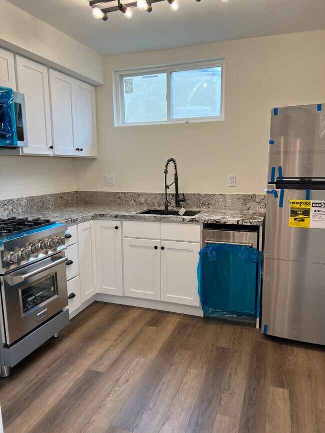 Kitchen/ New Appliances - 6131 Ranchito Ave