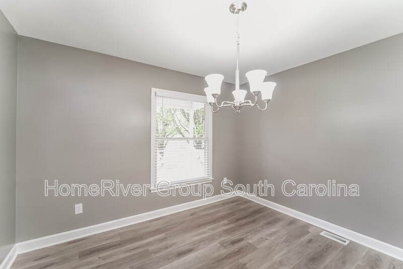 Building Photo - 667 Chelsea Ct