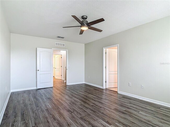 Building Photo - 3975 Silverstream Terrace