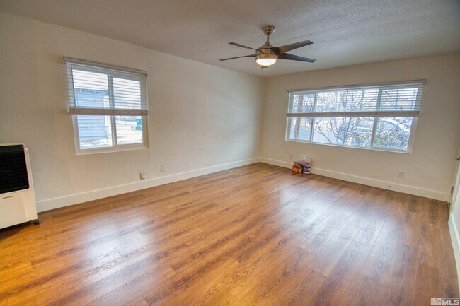 Building Photo - 550 W 10th St