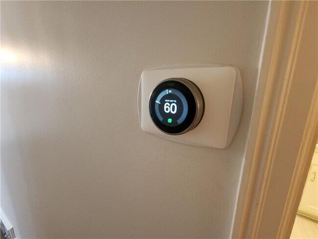 Building Photo - 65 Clarendon Ave