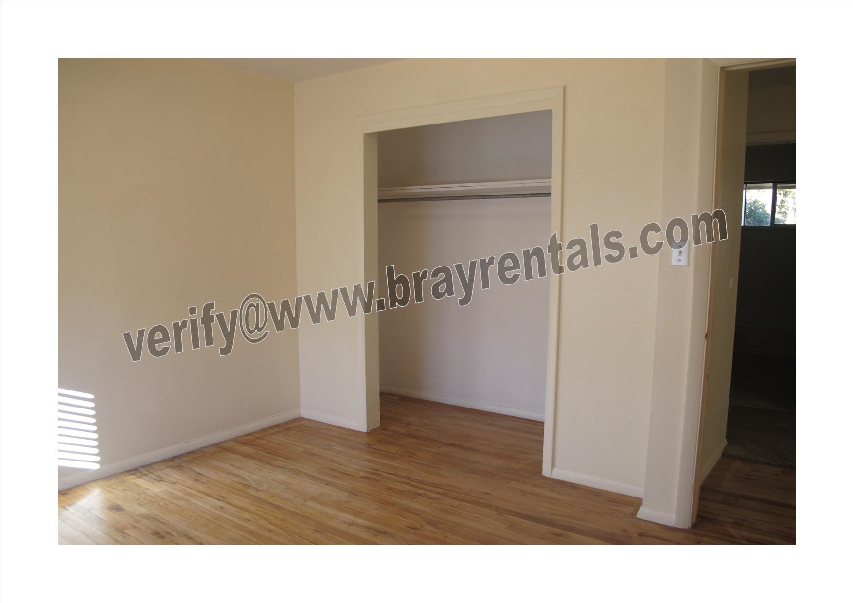 Building Photo - 1447 Kennedy Ave