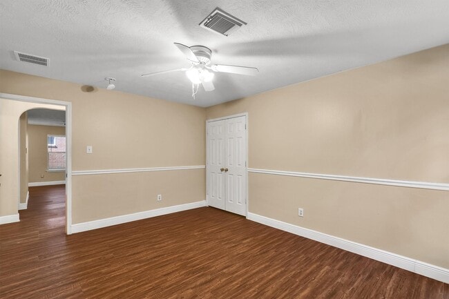 Building Photo - 914 Ivycroft Ln