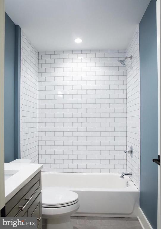 Building Photo - 1701 Trinidad Ave NE