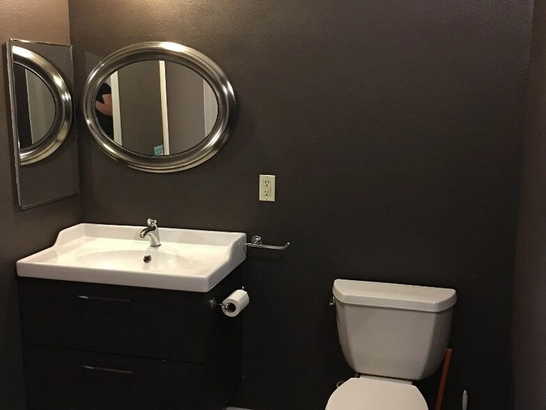 Building Photo - 1350 Yulupa Ave