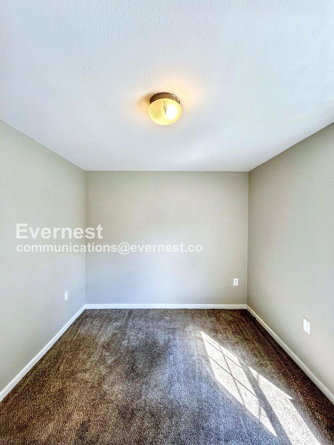 Building Photo - 3513 Briel St