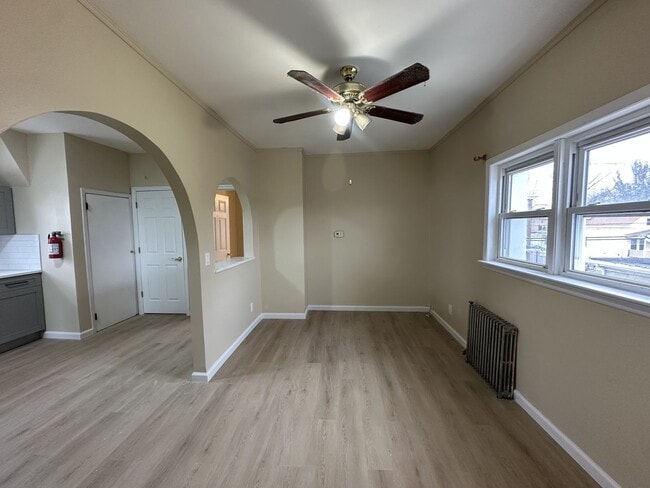 Building Photo - 618 Carlock Ave