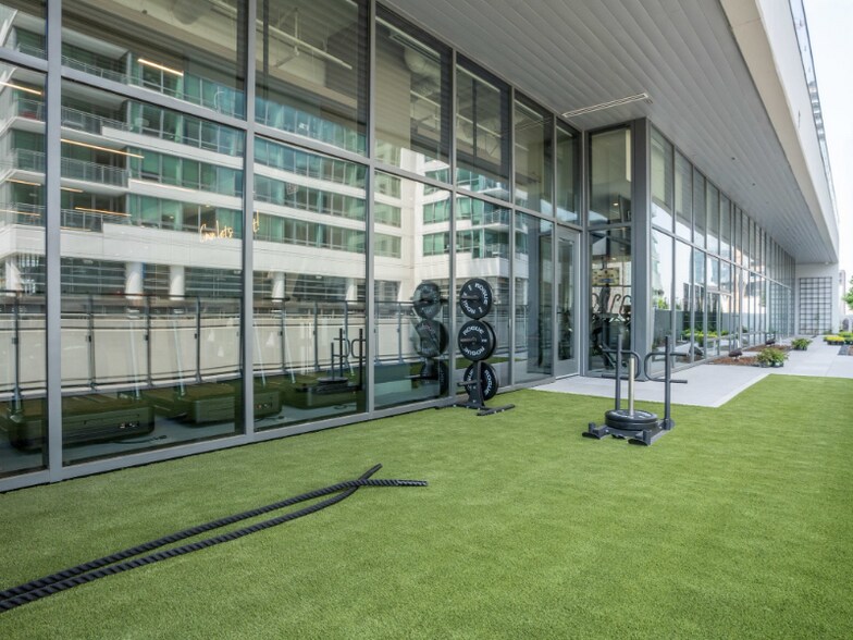 Building Photo - 382 N Union Ave